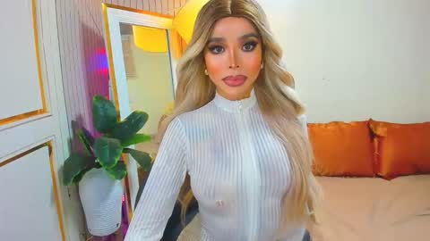 Snapshot of sandra_hornball chatting on December 15, 4:22 pm Sandra Hornball online show from December 15, 4:22 pm