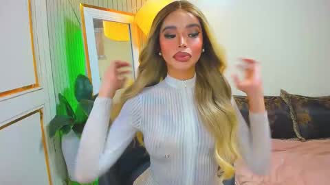 Sandra Hornball online show from December 20, 2:02 pm