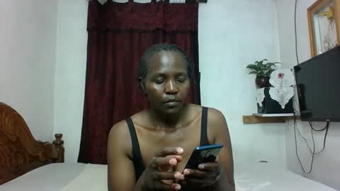 Snapshot of sandra_milly chatting on November 12, 11:32 am sandra online show from November 12, 11:32 am