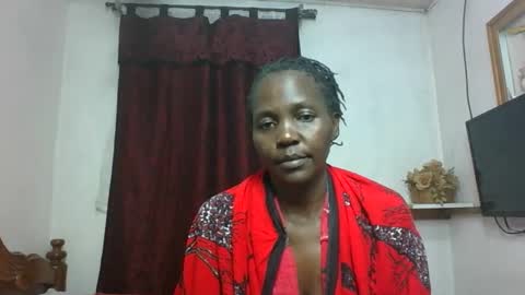 Snapshot of sandra_milly chatting on December 20, 7:37 am sandra online show from December 20, 7:37 am