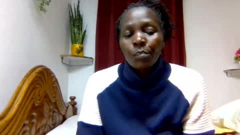 Snapshot of sandra_milly chatting on June 24, 8:02 am sandra online show from June 24, 8:02 am