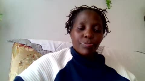 Snapshot of sandra_milly chatting on June 25, 9:47 am sandra online show from June 25, 9:47 am