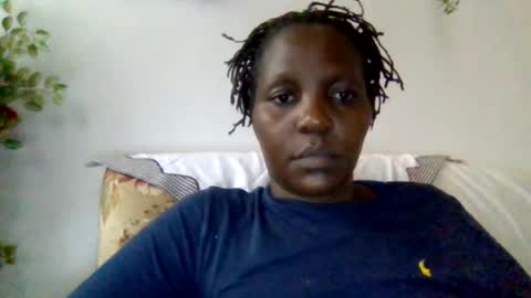Snapshot of sandra_milly chatting on June 26, 5:23 am sandra online show from June 26, 5:23 am