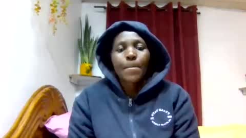 Snapshot of sandra_milly chatting on July 19, 4:11 pm sandra online show from July 19, 4:11 pm