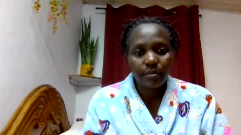 Snapshot of sandra_milly chatting on July 25, 7:39 am sandra online show from July 25, 7:39 am