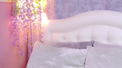 Sandra online show from May 2, 9:58 am