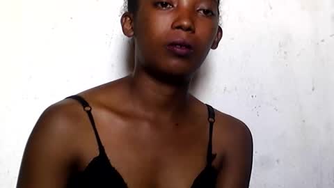 sandrine718 online show from March 5, 7:37 am