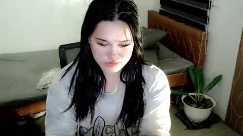 Snapshot of sangre_danaya chatting on October 1, 11:05 am DANAYA online show from October 1, 11:05 am