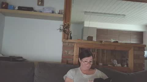 Snapshot of sanroom chatting on October 31, 3:24 pm sanroom online show from October 31, 3:24 pm