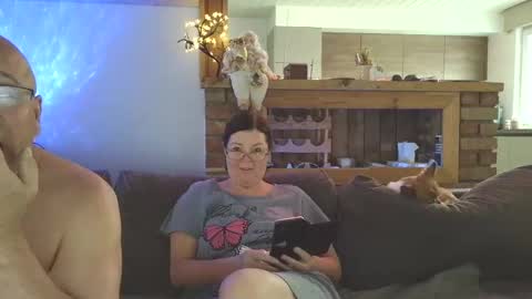 Snapshot of sanroom chatting on November 30, 9:46 am sanroom online show from November 30, 9:46 am