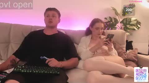 Snapshot of sansa_mur chatting on July 29, 7:45 pm Sansa and Alex online show from July 29, 7:45 pm