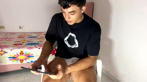 Snapshot of santi36rt chatting on September 19, 7:47 pm santi36rt online show from September 19, 7:47 pm