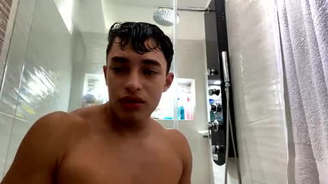 Snapshot of santi36rt chatting on September 20, 6:20 pm santi36rt online show from September 20, 6:20 pm