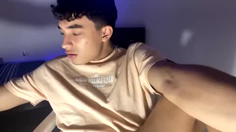 Snapshot of santi36rt chatting on November 17, 3:23 am santi36rt online show from November 17, 3:23 am