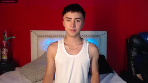 Snapshot of santi_fabulous chatting on December 30, 1:26 am santi_fabulous online show from December 30, 1:26 am