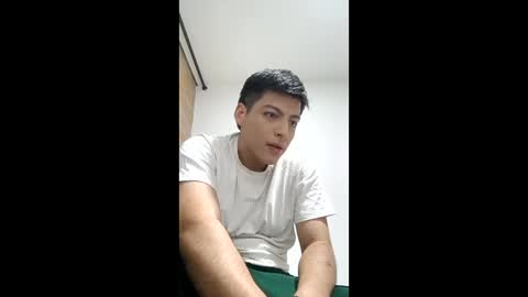 Santiago Henao online show from June 8, 1:28 am