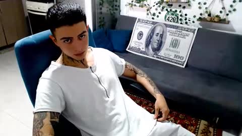 santi_ss online show from February 6, 2:31 pm