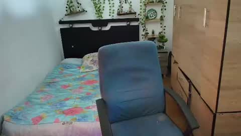 Snapshot of santi_ss chatting on July 3, 3:29 pm santi_ss online show from July 3, 3:29 pm