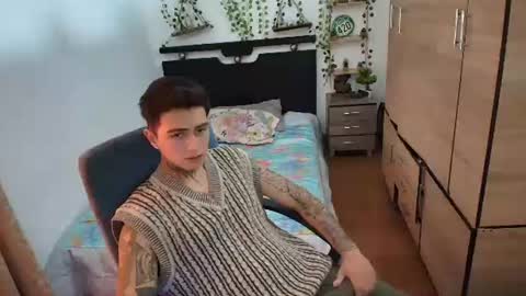 Snapshot of santi_ss chatting on July 4, 4:46 pm santi_ss online show from July 4, 4:46 pm