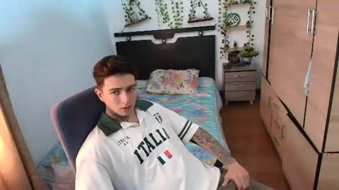 Snapshot of santi_ss chatting on July 27, 4:03 pm santi_ss online show from July 27, 4:03 pm
