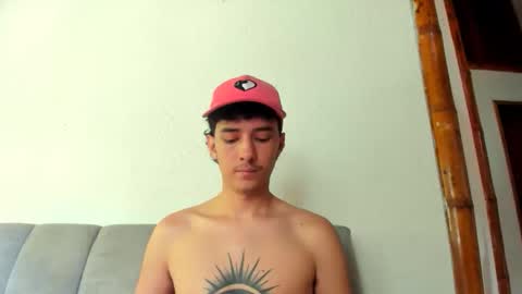 santi_twink19 online show from May 25, 4:13 pm