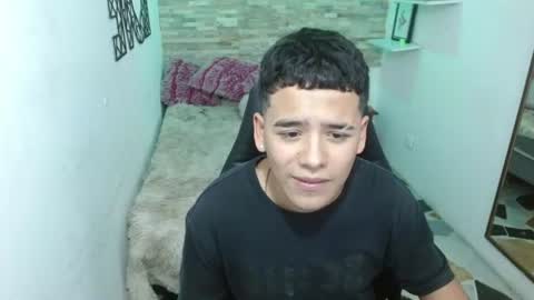 Snapshot of santiago_acosta chatting on June 11, 4:32 am Santiago online show from June 11, 4:32 am