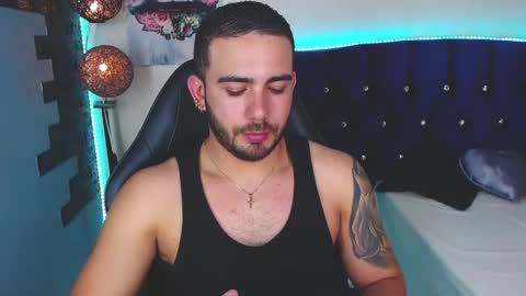 santiago_ferrerxx online show from May 18, 7:41 pm