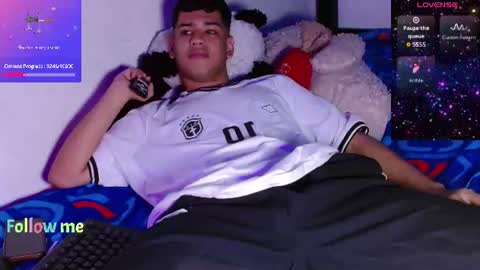 Snapshot of santiago_foxx chatting on June 28, 8:15 pm santi online show from June 28, 8:15 pm