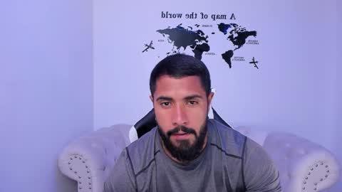 Snapshot of santiago_huntt chatting on October 2, 10:28 pm santiago_huntt online show from October 2, 10:28 pm