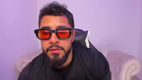 santiago_huntt online show from March 16, 8:35 pm