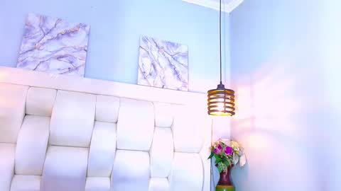 Santiiiiii  online show from March 8, 2:04 am