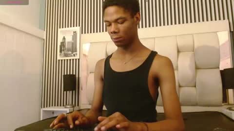 Santiiiiii  online show from March 15, 4:13 pm