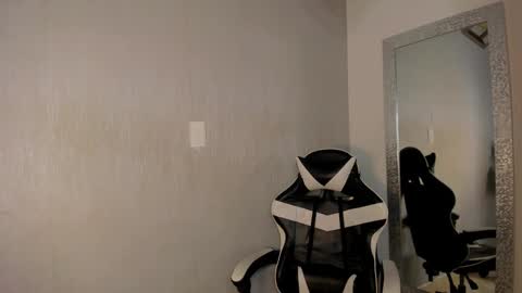 Snapshot of santiceballo chatting on November 6, 7:59 pm Julius Novachrono online show from November 6, 7:59 pm