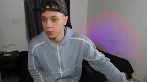 Snapshot of santiceballo chatting on November 28, 12:19 pm Julius Novachrono online show from November 28, 12:19 pm