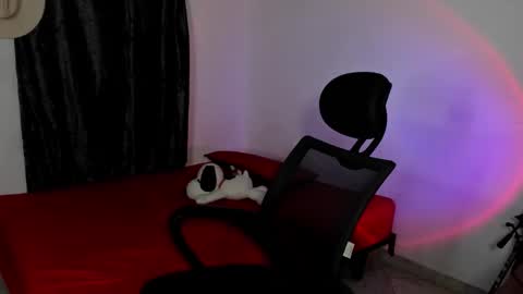 Snapshot of santiceballo chatting on December 14, 5:35 am Julius Novachrono online show from December 14, 5:35 am