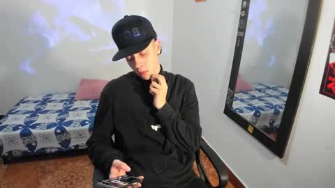 Julius Novachrono  online show from February 17, 5:04 am