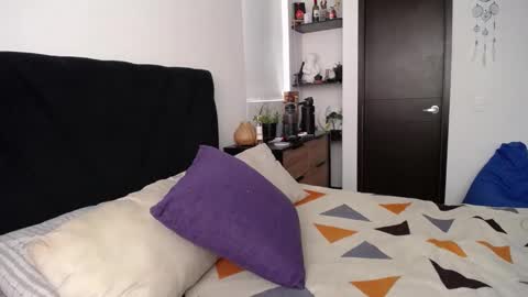 Santii online show from January 29, 2:00 pm