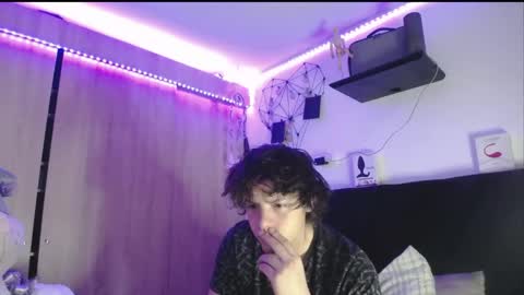 Snapshot of santii_rose chatting on May 6, 10:53 am Santii online show from May 6, 10:53 am