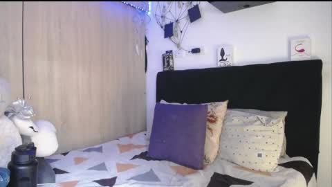 Snapshot of santii_rose chatting on May 20, 2:12 pm Santii online show from May 20, 2:12 pm