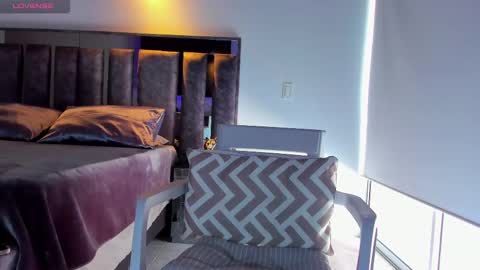 Snapshot of santin_seans chatting on October 2, 3:19 pm Santiago Seans online show from October 2, 3:19 pm