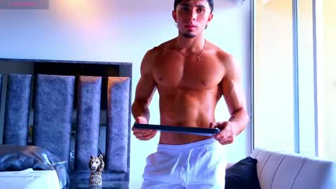Santiago Seans online show from May 31, 6:09 pm