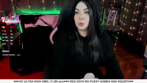 Snapshot of santos_liah chatting on March 5, 12:33 pm Liah Santos online show from March 5, 12:33 pm