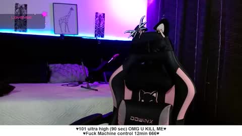 Snapshot of santos_liah chatting on October 2, 12:23 pm Liah Santos online show from October 2, 12:23 pm