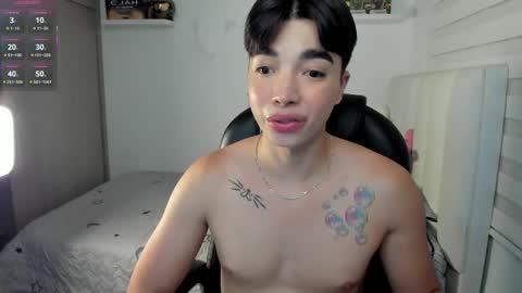 Mr. Santiago online show from December 14, 2:44 pm