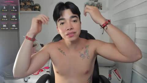 Mr. Santiago online show from April 30, 1:28 pm