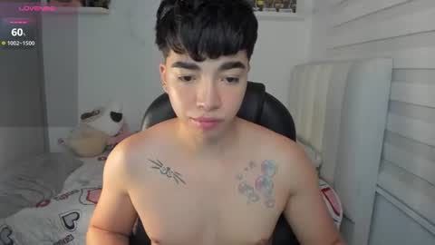 Snapshot of santy7u7 chatting on June 20, 1:25 pm Mr. Santiago online show from June 20, 1:25 pm