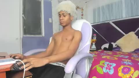 Snapshot of santy_bigcock_01 chatting on November 7, 11:54 am santy online show from November 7, 11:54 am