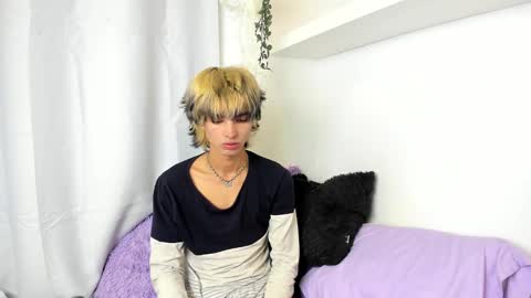 kitty online show from December 7, 7:05 am