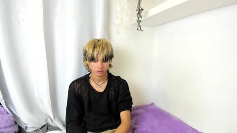 kitty online show from December 20, 6:08 am