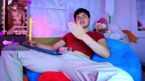 Snapshot of santyago_taylor chatting on October 31, 7:04 pm Santyago online show from October 31, 7:04 pm